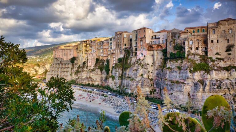 Buy a house in Italian villages before prices explode: where they still cost less than 40 thousand euros