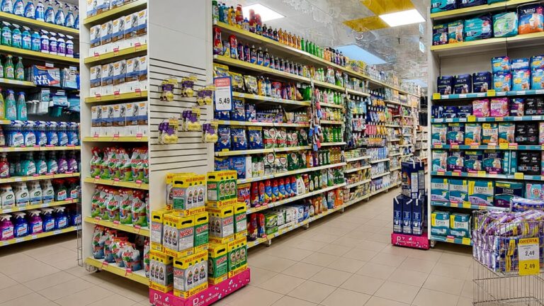Detergents and personal hygiene, where it is best to shop: the test that reveals how to save up to 40%