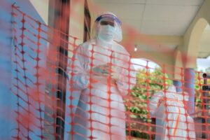 Ebola, the epidemic is running faster than relief efforts