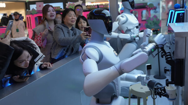 Everyone is crazy about the Chinese humanoid robots of Unitree Robotics, the stock debuts on the stock exchange and makes a bang: +629% in a few hours
