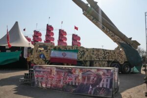 Iran puts Trump in check: new raids in the Gulf, now the war risks starting again