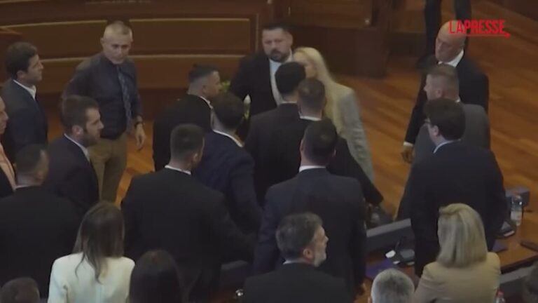 MP throws eggs at the Kosovar prime minister: anything happens in parliament