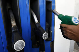 Petrol above 2 euros per litre, it is at the highest level since September 2023. EU: “Yes to cutting excise duties, but with limits”