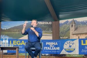 Salvini attacks the banks: “We use their profits for the pensions of Italians, no assets or they will have to pass on my body”