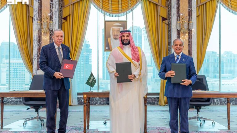 The "Islamic NATO" is born: this is how the Mecca Pact challenges the Abraham Accords and changes the Middle East