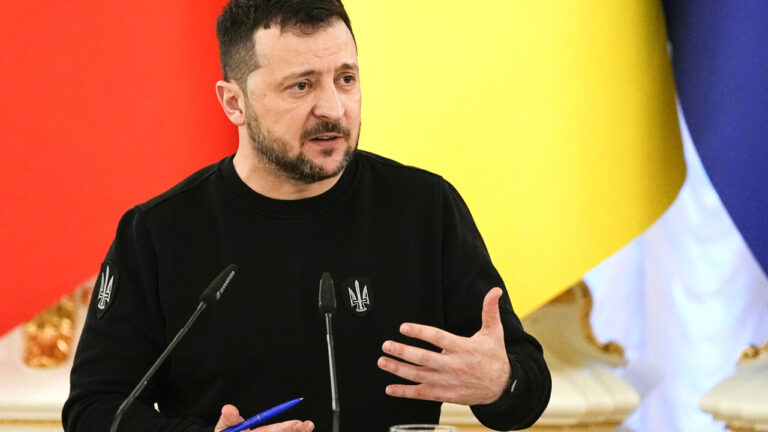 The Volenterosi summit in Kiev, Zelensky speaks of a 3-point peace plan and asks for further help. Moscow is studying countermoves