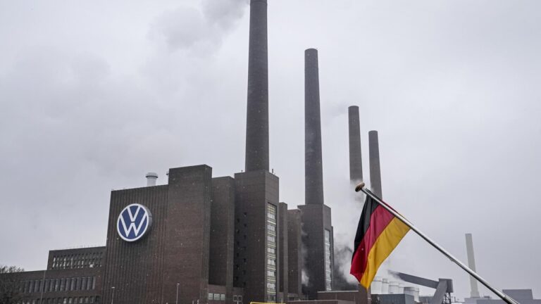 The giant halved: Volkswagen may lose 50 thousand workers and half of its models