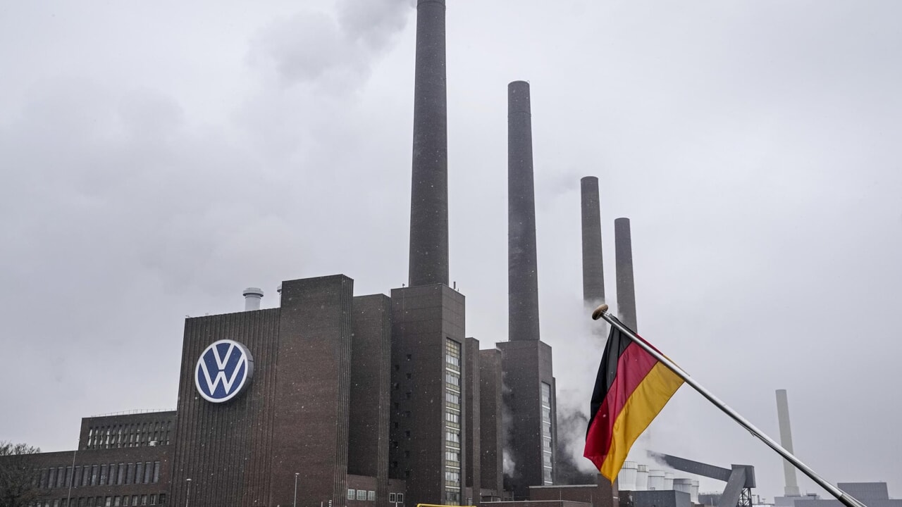 The giant halved: Volkswagen may lose 50 thousand workers and half of its models