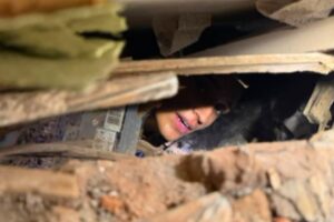 The miracle of Diana: pulled alive after 30 hours under the rubble of the earthquake in Colombia