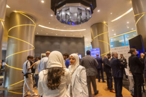 The "shopping" of Arabs in Italy: this is how they earn hundreds of millions in Milan