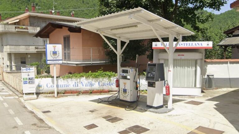 The village where fuel costs 20 cents less: it's the "mayor's petrol"