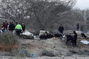 Tourist plane crashes in Peru: “No survivors, 7 Italians among the 13 victims”. The images