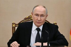 “We are losing the war of attrition”: the case of the Russian banker fired after criticizing Putin