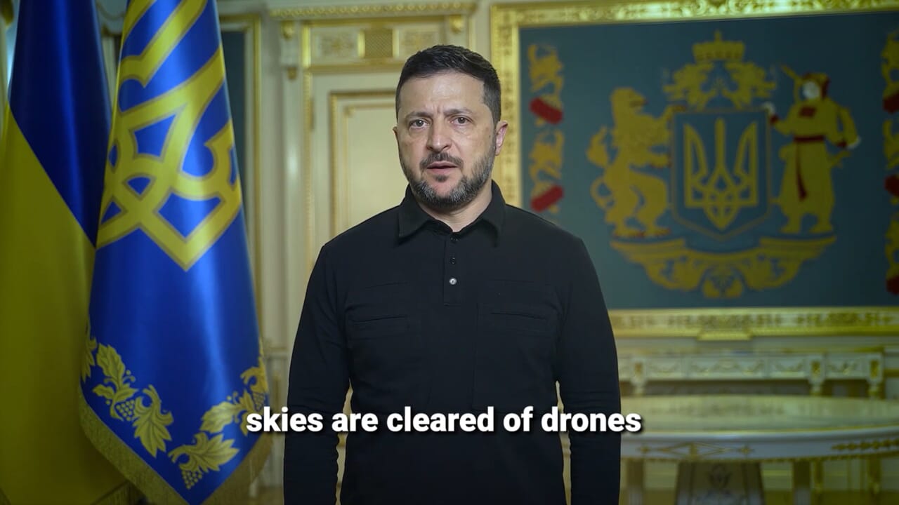 Zelensky warns: "Russian skies unsafe for civil aviation, we infest them with drones"