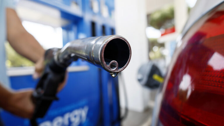 For a full tank of diesel we pay up to 23 euros "too much"