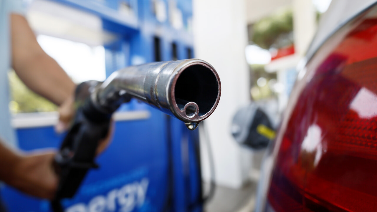 For a full tank of diesel we pay up to 23 euros "too much"