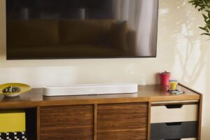 Sonos Beam Ultra and Ace Ultra: An advanced noise-canceling soundbar and headphones