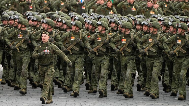 Russia warns NATO: "Ready to use our entire arsenal to defend Kalinigrad". The Alliance: "Enough threats"