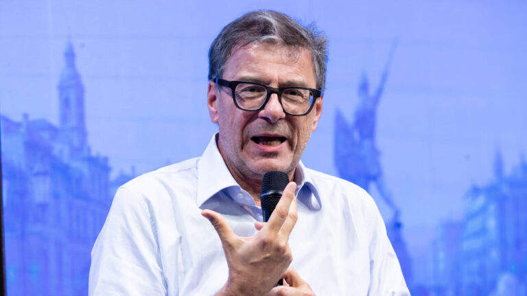 5% flat tax for salary increases for young workers: Giorgetti's idea for the "last" maneuver