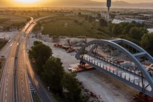 Boom in extra costs, Webuild needs 2.1 billion to avoid stopping construction sites