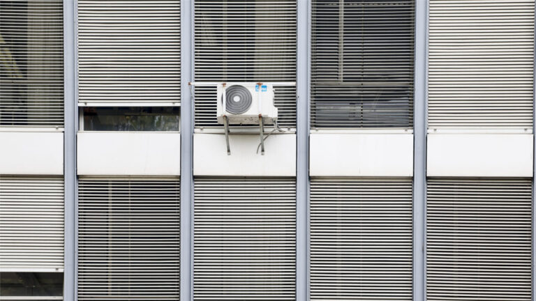 Ecobonus enhanced to 65% to reduce energy costs: the government studies the new discount for air conditioners and windows