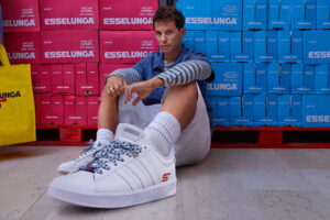 Esselunga-Adidas, the first shoe: an 85 euro limited edition sneaker with solidarity purposes