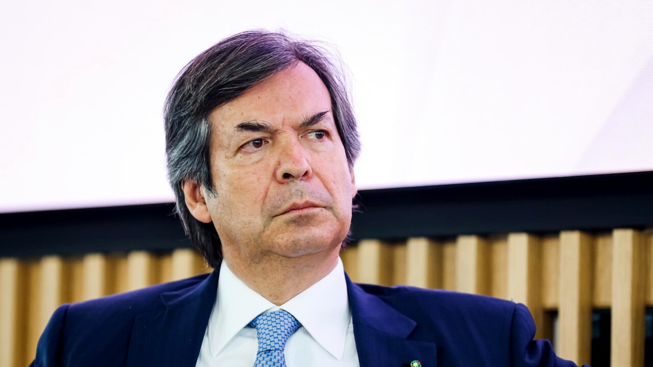Intesa Sanpaolo, meeting approves the capital increase for the takeover bid on MPS