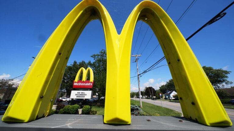 McDonald's opens a new restaurant: looking for 30 people. Objective of 5 thousand hirings in Italy in 2026