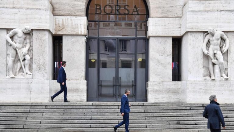 One million euros, plus bonuses: how much the directors of companies listed on the stock exchange earn