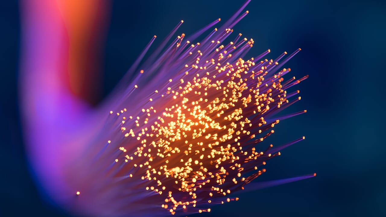 Open Fiber strengthens the national network: over 2,000 km of new fiber already laid