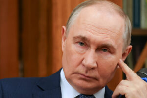 “Putin wants escalation in Ukraine because he fears being hanged”