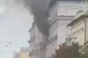 Russian drone over the intelligence headquarters in Kiev, Zelensky: “We will take revenge. We know where to strike”