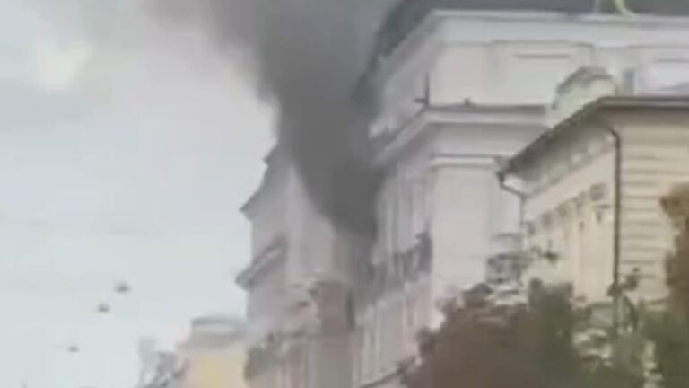 Russian drone over the intelligence headquarters in Kiev, Zelensky: "We will take revenge. We know where to strike"