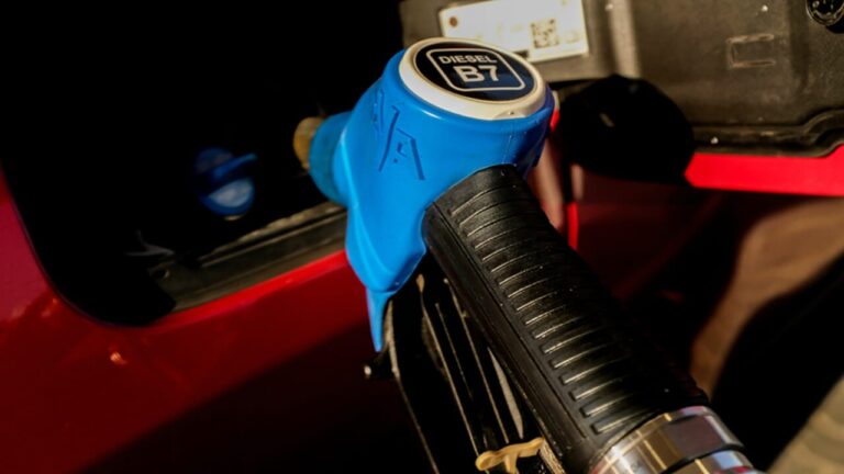 Sting on diesel coming: excise duty discount halved from Saturday. How prices change
