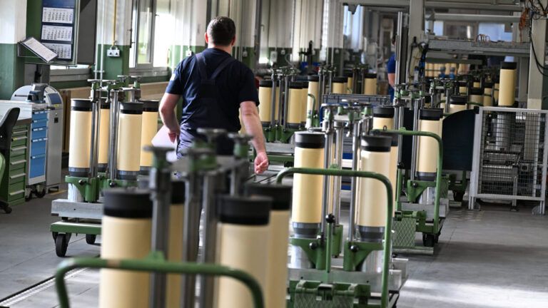 The Italian economy is growing (GDP +0.2%), but not for everyone: what the Istat data say about consumption, salaries and industry