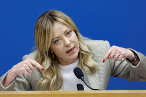 The severance pay is safe, Meloni denies the sting and attacks: “They are politicians from the Democratic Party and they haven’t even read the provision”
