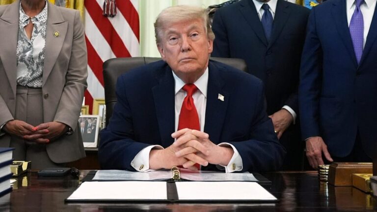Trump TV is born: the US president kicks journalists out of the White House and creates his own station