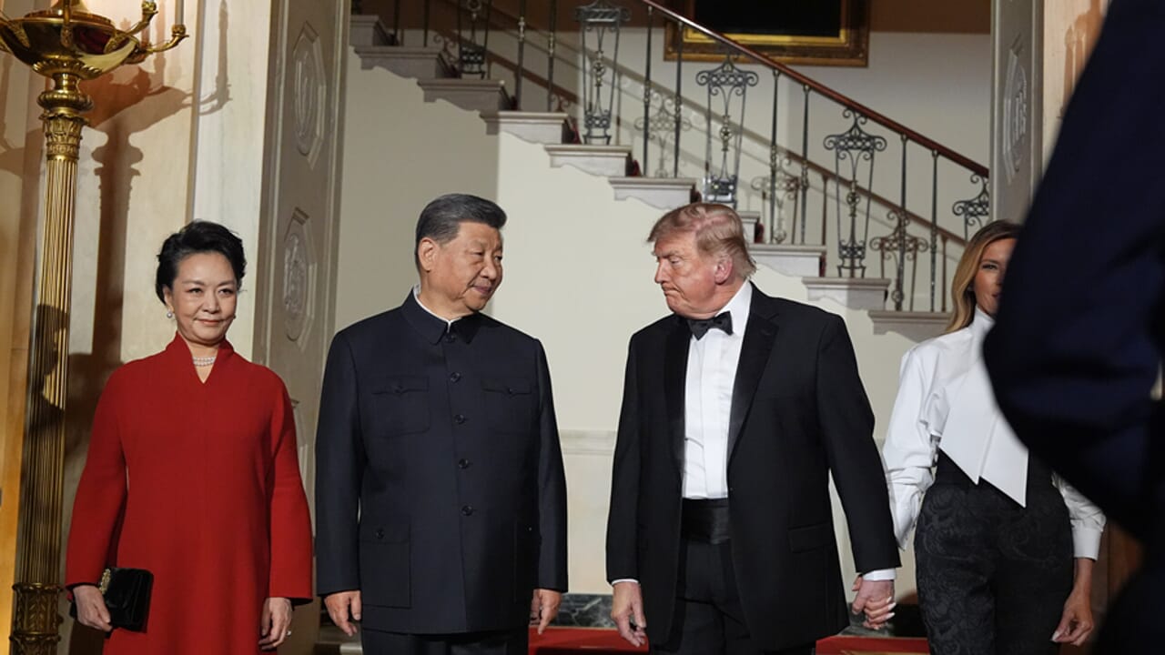 Trump and Xi new (almost) friends, red carpet and gala dinner: why the "proof of coexistence" is strategic