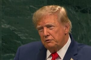 Trump between self-sanctification and threats: “I solve wars. Iran? Either the agreement or I destroy them”