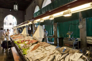 When to buy fish to save money: the best days and those to avoid