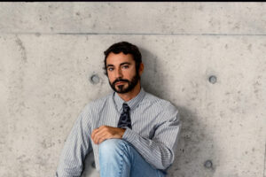 Who is Dario Vitale, new creative director of Emporio Armani: ex Versace and Prada, he is the first appointment ‘outside’ the family