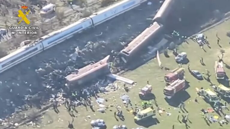 Images of the train accident that occurred in Toledo, Spain