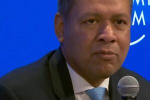 Barclays fires 5,000 people after reporting record profits (£1.6 billion)
