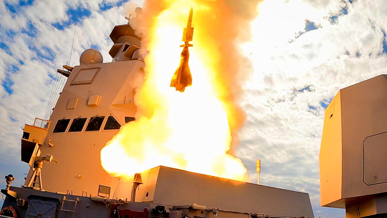 Bombs and drones from Formula 1: this is how Emilian industries converted to war (and Elon Musk)