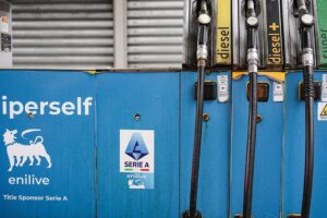 Diesel increasingly expensive, Meloni has 160 million in treasure and two options: mobile excise duties or a new bonus