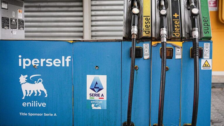 Diesel increasingly expensive, Meloni has 160 million in treasure and two options: mobile excise duties or a new bonus