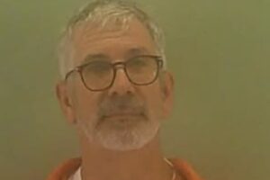 He ties up his wife and locks her in the basement: “I wanted to watch the game in peace”