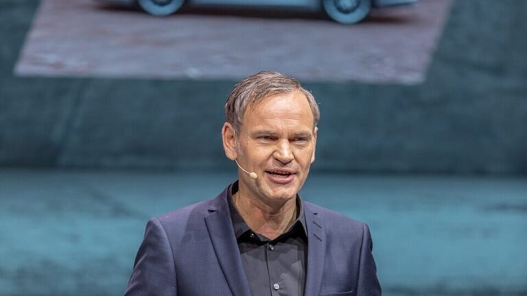 Salaries blocked until 2030, 100 thousand redundancies, stop to overtime: Volkswagen's plan to survive