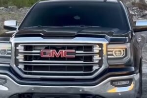 The electric car slows down, GM closes battery factories: the slowdown costs billions