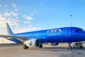 The illness and the screams on the Paris-Rome flight: a passenger dies on the runway after the emergency landing